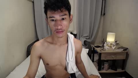 Snapshot of enzinoxx2024 chatting on 5, 11, 2025 enzo online show from 5, 11, 2025