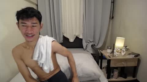 Snapshot of enzinoxx2024 chatting on 8, 11, 2025 enzo online show from 8, 11, 2025