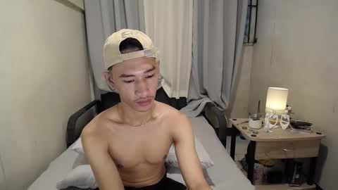 Snapshot of enzinoxx2024 chatting on 17, 11, 2025 enzo online show from 17, 11, 2025