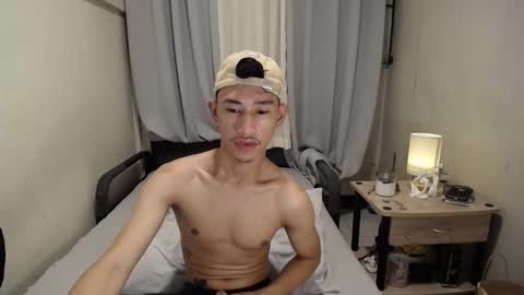 Snapshot of enzinoxx2024 chatting on 26, 11, 2025 enzo online show from 26, 11, 2025