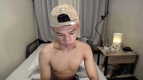 Snapshot of enzinoxx2024 chatting on 1, 12, 2025 enzo online show from 1, 12, 2025