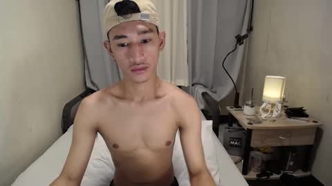 Snapshot of enzinoxx2024 chatting on 5, 12, 2025 enzo online show from 5, 12, 2025