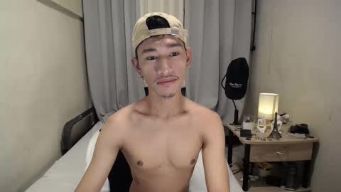 Snapshot of enzinoxx2024 chatting on 23, 12, 2025 enzo online show from 23, 12, 2025