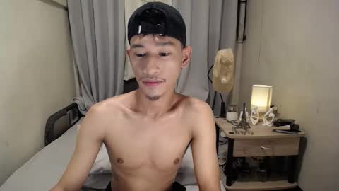 Snapshot of enzinoxx2024 chatting on 19, 1, 2026 enzo online show from 19, 1, 2026