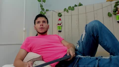 Snapshot of enzo_rivas chatting on 18, 12, 2025 ENZO online show from 18, 12, 2025