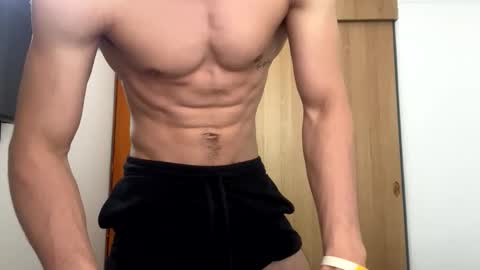 enzo_savage online show from 16, 2, 2026