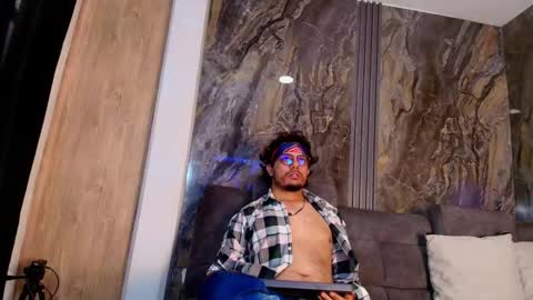 Snapshot of enzodarkwood chatting on 2, 12, 2025 Enzo online show from 2, 12, 2025