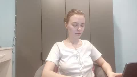 Lily online show from 9, 2, 2026