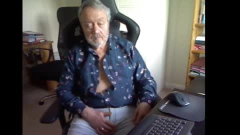 erasmus_d online show from 15, 3, 2026