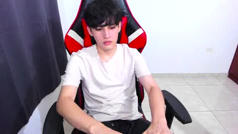 Snapshot of eren_tatakae chatting on 5, 1, 2025 eren_tatakae online show from 5, 1, 2025