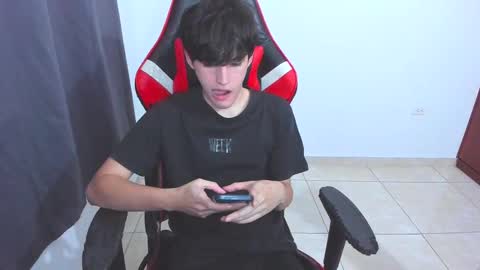 Snapshot of eren_tatakae chatting on 25, 9, 2025 eren_tatakae online show from 25, 9, 2025