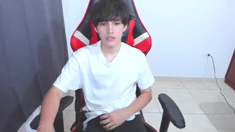 Snapshot of eren_tatakae chatting on 17, 10, 2025 eren_tatakae online show from 17, 10, 2025