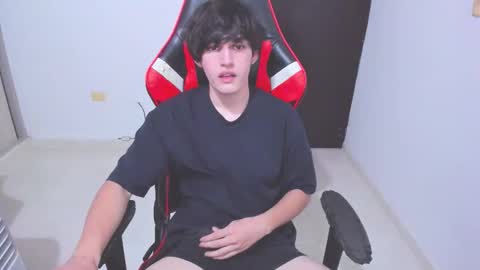 Snapshot of eren_tatakae chatting on 26, 11, 2025 eren_tatakae online show from 26, 11, 2025