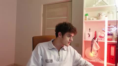    online show from 4, 12, 2025