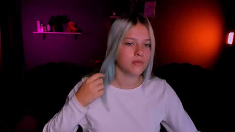 Snapshot of erica_breeze chatting on 17, 10, 2025 your dear Erica online show from 17, 10, 2025