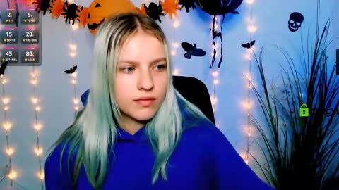 Snapshot of erica_breeze chatting on 28, 10, 2025 your dear Erica online show from 28, 10, 2025