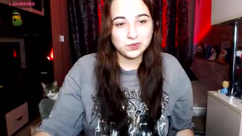 Snapshot of erica_mills chatting on 18, 11, 2025 erica_mills online show from 18, 11, 2025