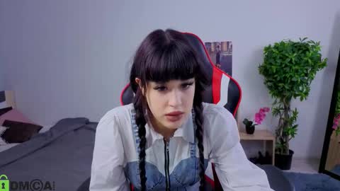 Erika online show from 4, 10, 2025