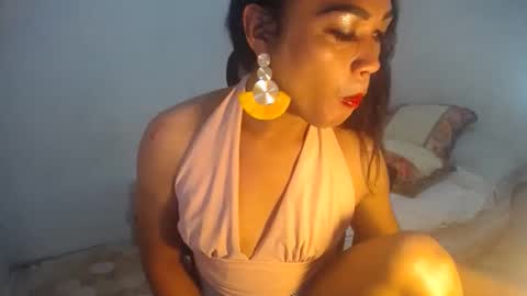 Snapshot of erika_madrigal chatting on 7, 1, 2025 erika_madrigal online show from 7, 1, 2025