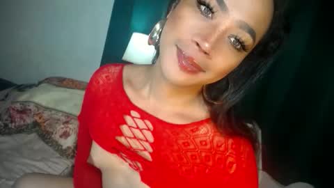 Snapshot of erika_madrigal chatting on 9, 10, 2025 erika_madrigal online show from 9, 10, 2025