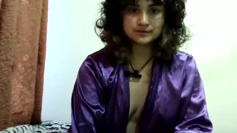 Erika online show from 4, 3, 2025