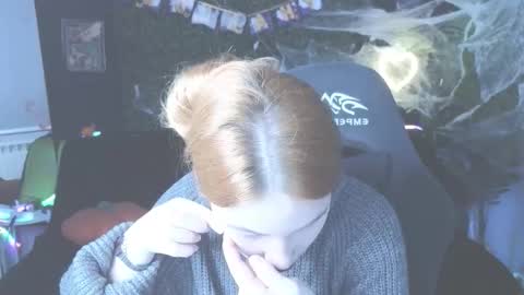 Snapshot of erikabrian chatting on 22, 10, 2025 erikabrian online show from 22, 10, 2025