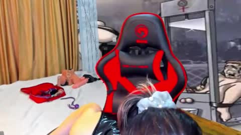 erikalorren online show from 12, 12, 2024