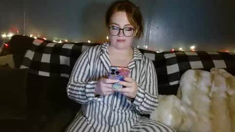 Snapshot of erinlovebabe chatting on 24, 11, 2025 Erinlove online show from 24, 11, 2025