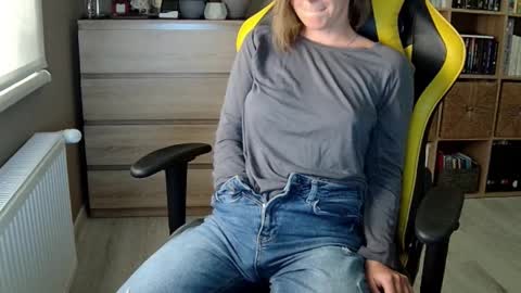 Melissa   online show from 10, 2, 2025