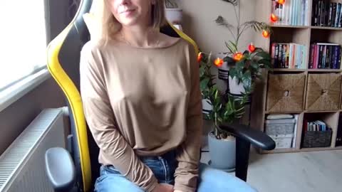 Melissa   online show from 14, 2, 2025
