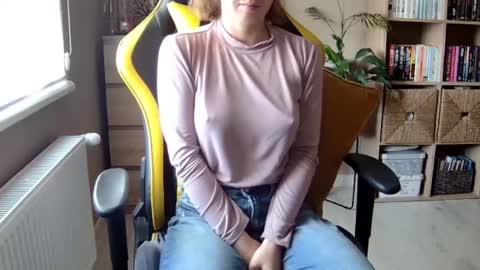 Melissa   online show from 28, 2, 2025