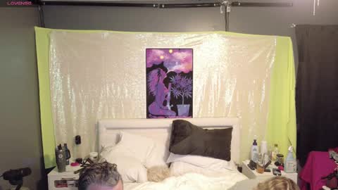 Snapshot of eroticdickmovement chatting on 17, 10, 2025 Cash Carry Fox online show from 17, 10, 2025