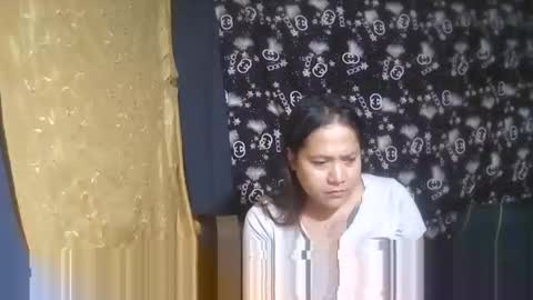 Snapshot of ervanamorge chatting on 3, 11, 2025 Ervana online show from 3, 11, 2025