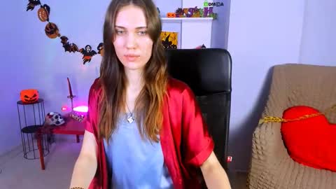 esma_shine online show from 27, 10, 2025