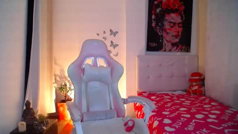 Snapshot of esmeralda098 chatting on 6, 1, 2025 Esmeralda online show from 6, 1, 2025