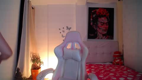 Snapshot of esmeralda098 chatting on 8, 1, 2025 Esmeralda online show from 8, 1, 2025