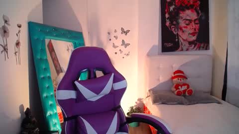 Snapshot of esmeralda098 chatting on 17, 9, 2025 Esmeralda online show from 17, 9, 2025