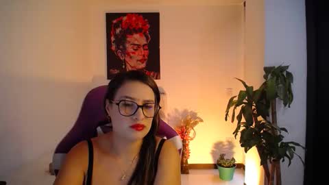 Snapshot of esmeralda098 chatting on 2, 11, 2025 Esmeralda online show from 2, 11, 2025