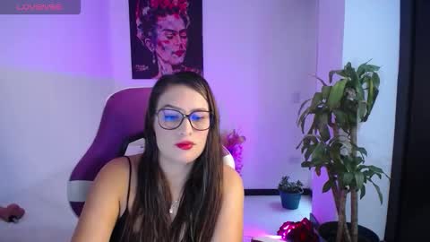 Snapshot of esmeralda098 chatting on 14, 11, 2025 Esmeralda online show from 14, 11, 2025