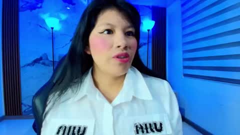 Esmeralda  online show from 25, 11, 2025