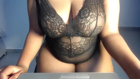 Esme online show from 19, 9, 2025