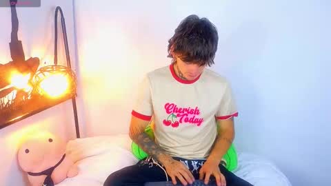 Snapshot of estebanchar_ chatting on 19, 9, 2025 Esteban independent model online show from 19, 9, 2025