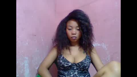 estelah20 online show from 11, 11, 2025