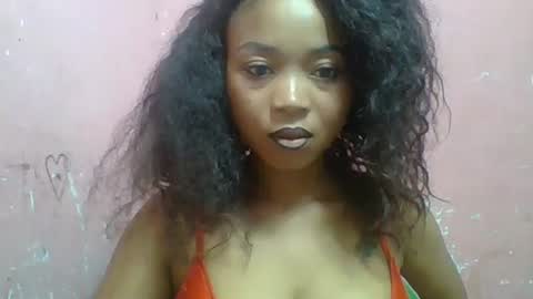 estelah20 online show from 3, 12, 2025