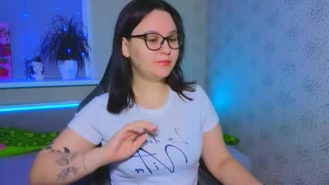 EsterPlayful online show from 28, 11, 2025