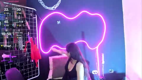 Snapshot of estudiooro509 chatting on 14, 10, 2025 Cloe and Megan online show from 14, 10, 2025