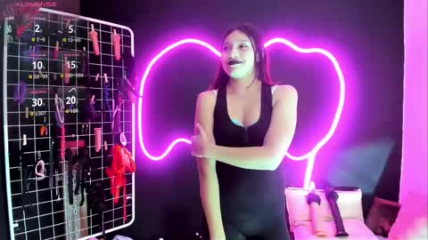 Snapshot of estudiooro509 chatting on 25, 10, 2025 Cloe and Megan online show from 25, 10, 2025