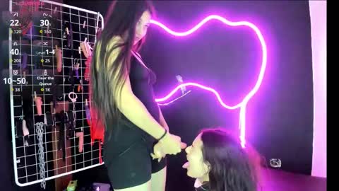 Snapshot of estudiooro509 chatting on 6, 11, 2025 Cloe and Megan online show from 6, 11, 2025