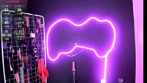 Snapshot of estudiooro509 chatting on 18, 11, 2025 Cloe and Megan online show from 18, 11, 2025