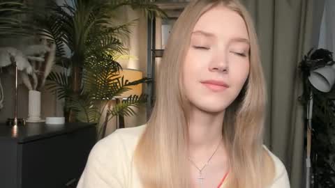 Snapshot of eternity_cuite chatting on 8, 11, 2025 Natalie online show from 8, 11, 2025